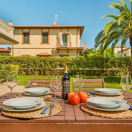 Golden Luxe - Private Garden 3 Bedrooms&parking *