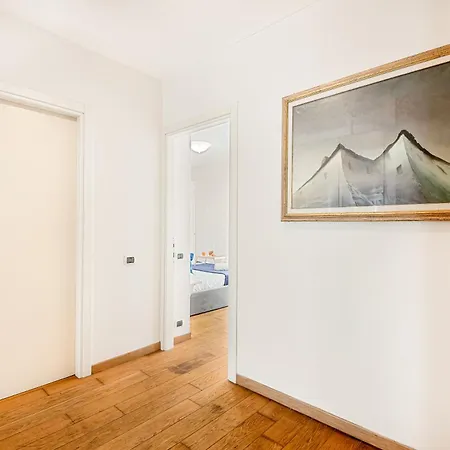 Apartment Golden Luxe - Private Garden 3 Bedrooms&parking