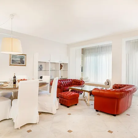 Apartment Golden Luxe - Private Garden 3 Bedrooms&parking Marina di Pietrasanta