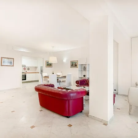 Apartment Golden Luxe - Private Garden 3 Bedrooms&parking Marina di Pietrasanta