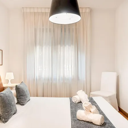 Golden Luxe - Private Garden 3 Bedrooms&parking *